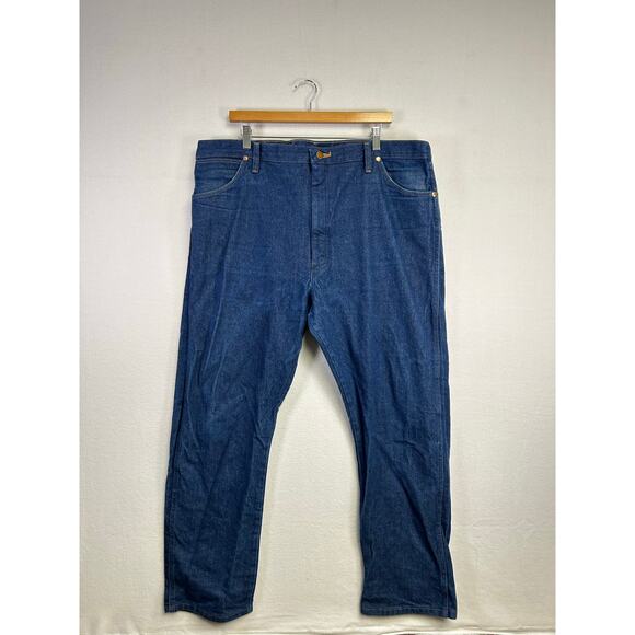 Men's Wrangler Workwear Jeans - Size 42 x 30 100% Cotton Rodeo Cowboy Western - Picture 1 of 12